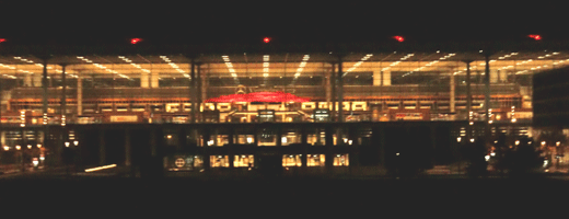 Hauptstadtflughafen bei Nacht