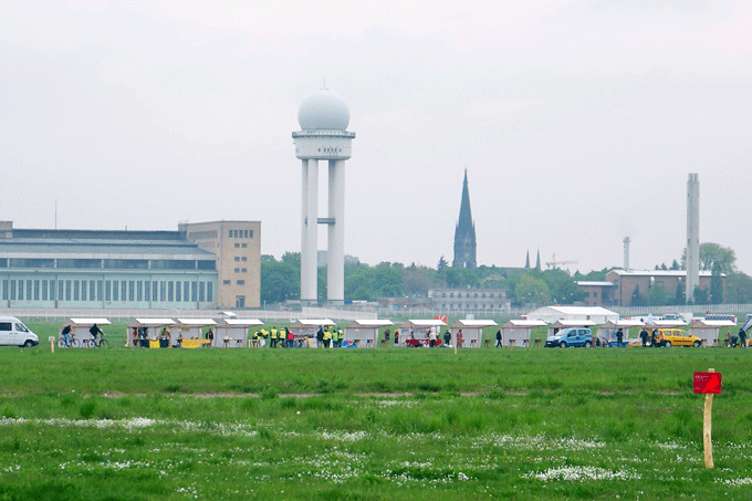 Das Tempelhofer Feld im Sommer.