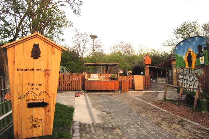 Der Eingangsbereich der NABU-Naturschutzstation Marienfelde.